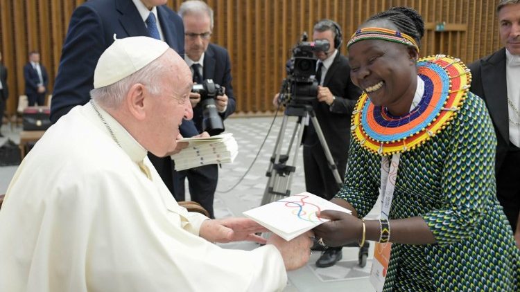 El Papa Francisco alienta a deportistas a promover una “pedagogía de la paz”