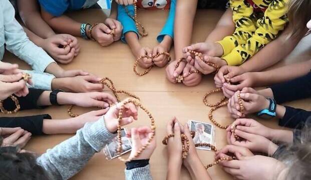 “Un millón de niños rezando el Rosario” 2022